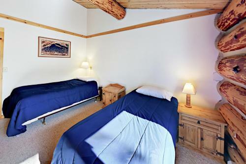 Boulder Cat Lodge