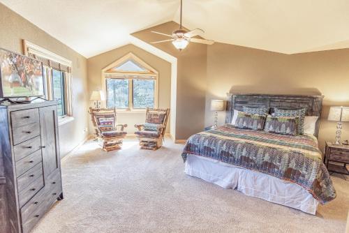 Snowy Paws At Eagles Nest Townhome