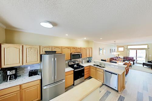 Saddle Ridge Townhome 402