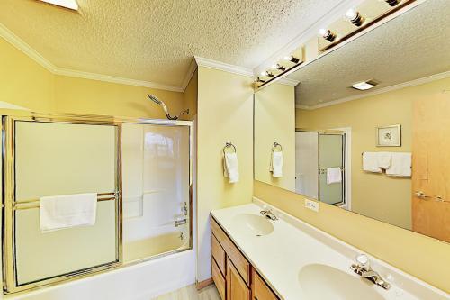 Saddle Ridge Townhome 402