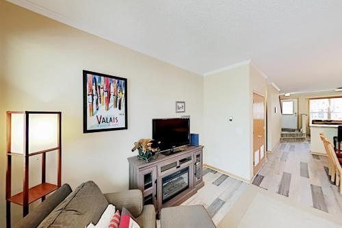 Saddle Ridge Townhome 402