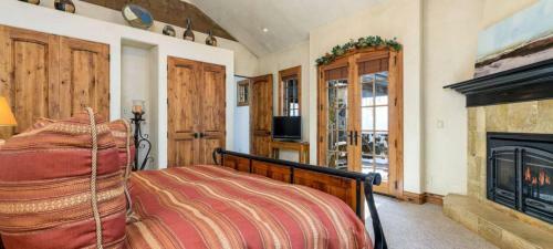 Twin Elk By Exceptional Stays