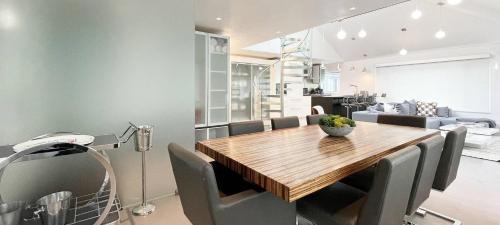 Downtown Penthouse By Exceptional Stays