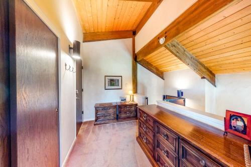 Buffalo Mountain View & Country Peak Views