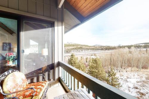 Buffalo Mountain View & Country Peak Views