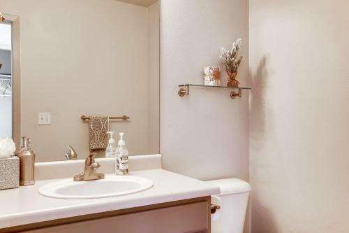 21 Deborah Lane B
