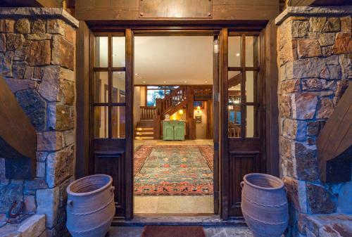 Country Club Estate By Exceptional Stays