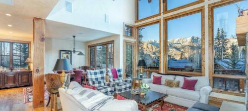 Sundance Cabin By Exceptional Stays