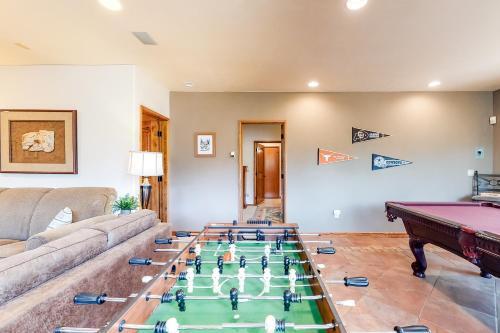 Falcon's Nest Retreat