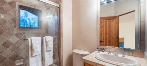 Slopeside Villa By Exceptional Stays
