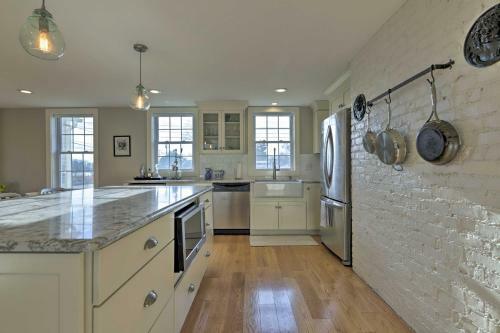Renovated 1735 Stonington Home With Water Views