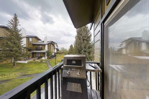 Hillsider Condominiums 5