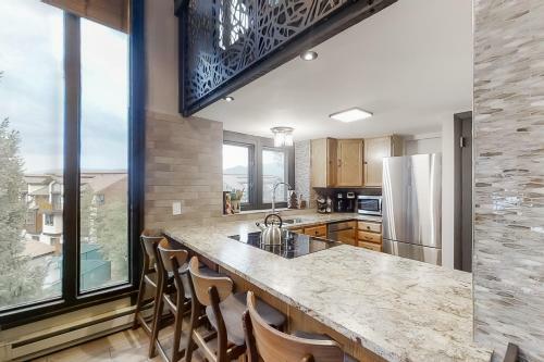 Hillsider Condominiums 5