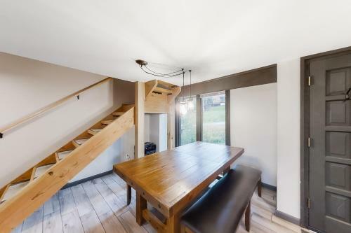 Hillsider Condominiums 5