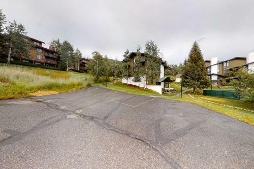 Hillsider Condominiums 5