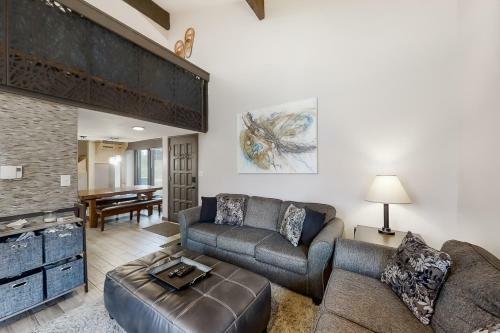 Hillsider Condominiums 5