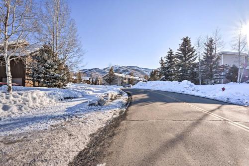 Cozy Steamboat Townhome About 1 Mi To Ski Slopes!