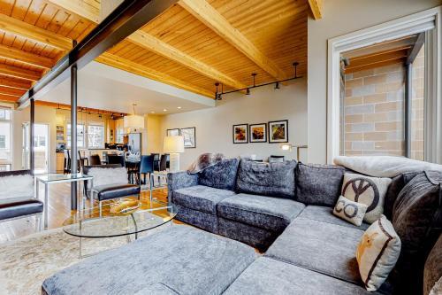 Slopeside Living - 2887