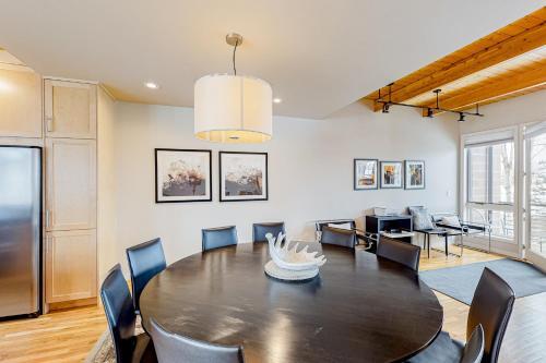 Slopeside Living - 2887
