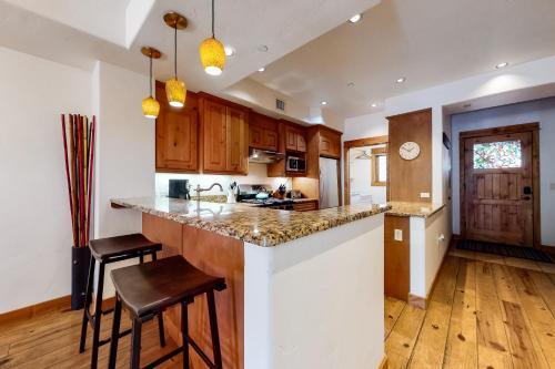 Waterside Village B