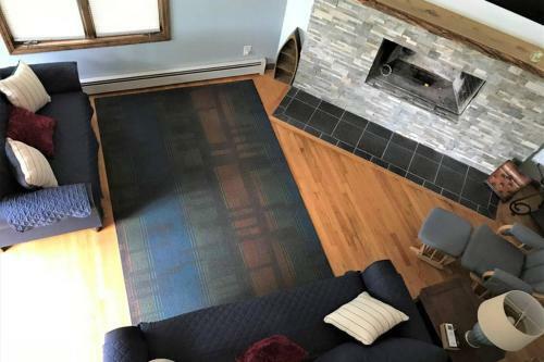 Bolton Lake Home