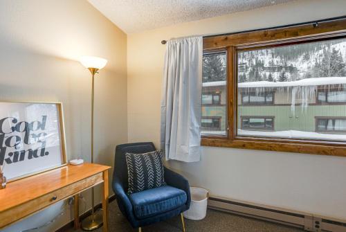 West Vail Mountain Escape & Kinnikinnick Sunshine House