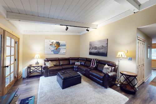West Vail Mountain Escape & Kinnikinnick Sunshine House