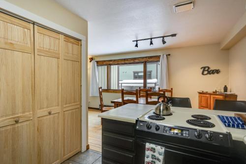West Vail Mountain Escape & Kinnikinnick Sunshine House