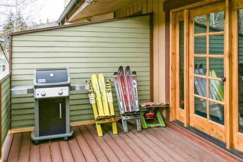 West Vail Mountain Escape & Kinnikinnick Sunshine House