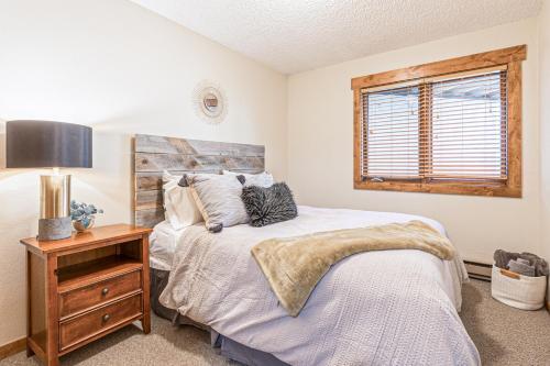 West Vail Mountain Escape & Kinnikinnick Sunshine House
