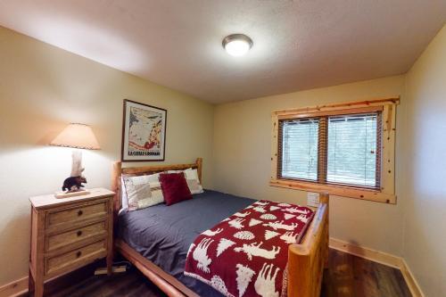 West Vail Mountain Escape & Kinnikinnick Sunshine House