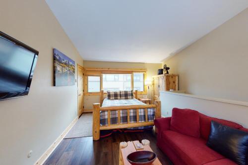 West Vail Mountain Escape & Kinnikinnick Sunshine House