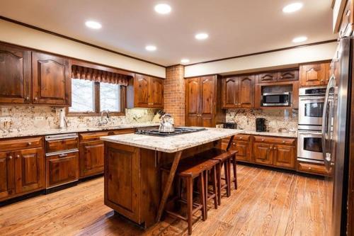 Comfortable Duplex Residence With Large And Bright Living Room