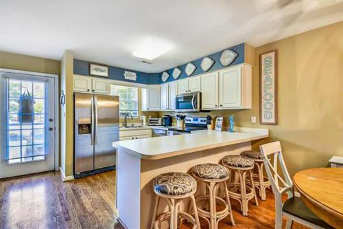 Bethany Meadows -- 38172 Beachwood #10