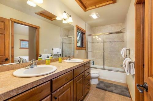 New Listing 4bd4ba Townhome - Free Ski Shuttle