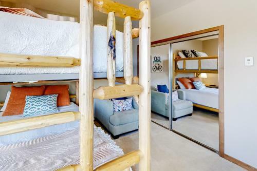 Trailhead Lodge 322