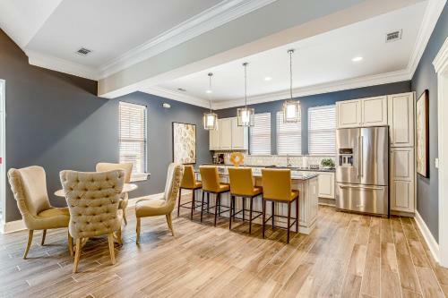 Bishops Landing -- 38056 Cross Gate