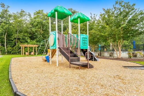 Bishops Landing -- 38056 Cross Gate
