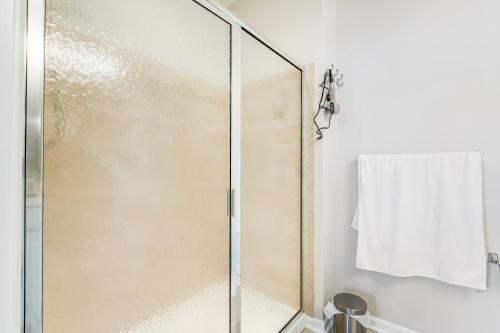 Grande At Canal Pointe Condos --- 20013 Newry #17