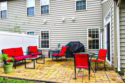 Bayview Landing -- 37498 Oliver