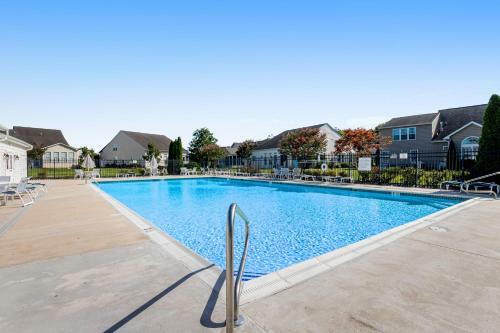 Bayview Landing -- 37498 Oliver