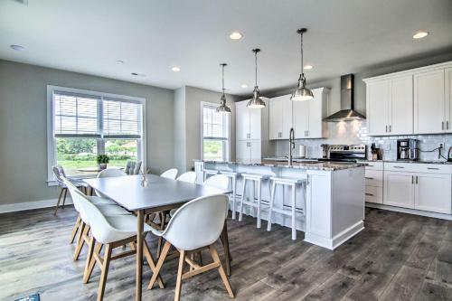 Upscale Coastal Home, 2 Mi To Bethany Beach!