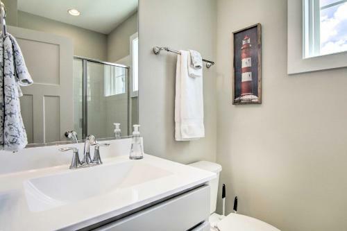 Upscale Coastal Home, 2 Mi To Bethany Beach!