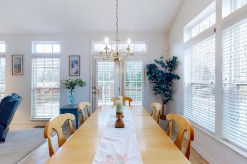 South Hampton -- 37995 East Chester