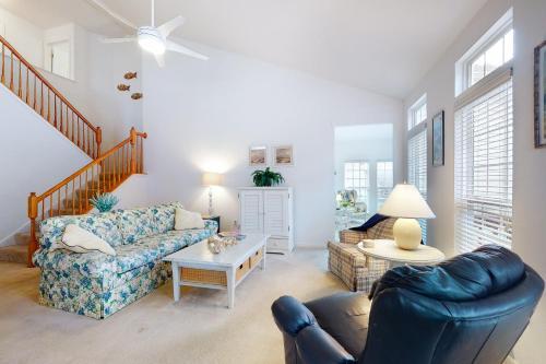 South Hampton -- 37995 East Chester