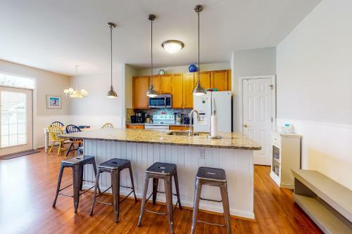 Bear Trap- 20 Village Green Dr