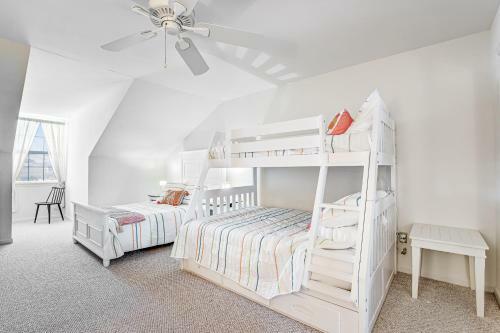 Bethany Bay --- 605 Crowley