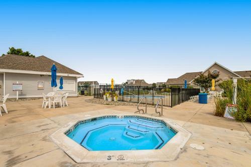 Bethany Bay --- 605 Crowley