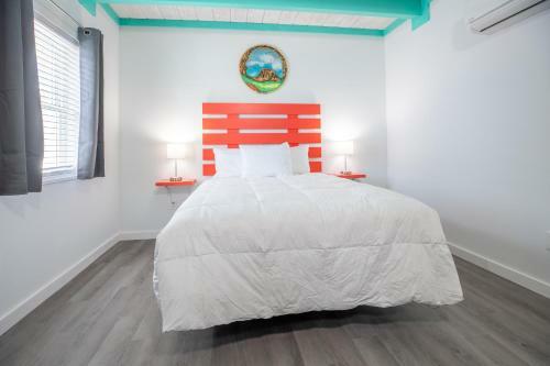 Hotel Salt Air Inn & Suites
