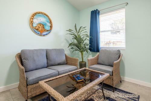 Hotel Salt Air Inn & Suites